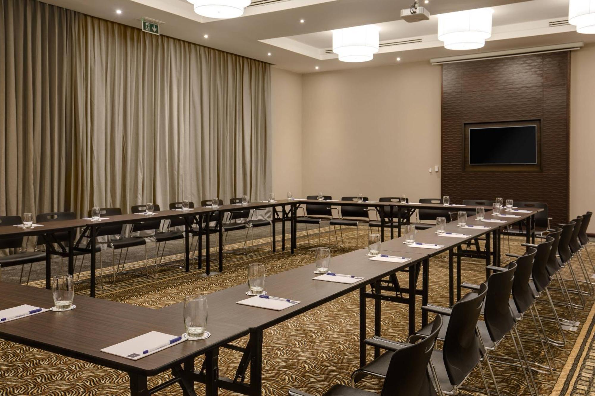 Protea Hotel By Marriott Owerri Select Экстерьер фото