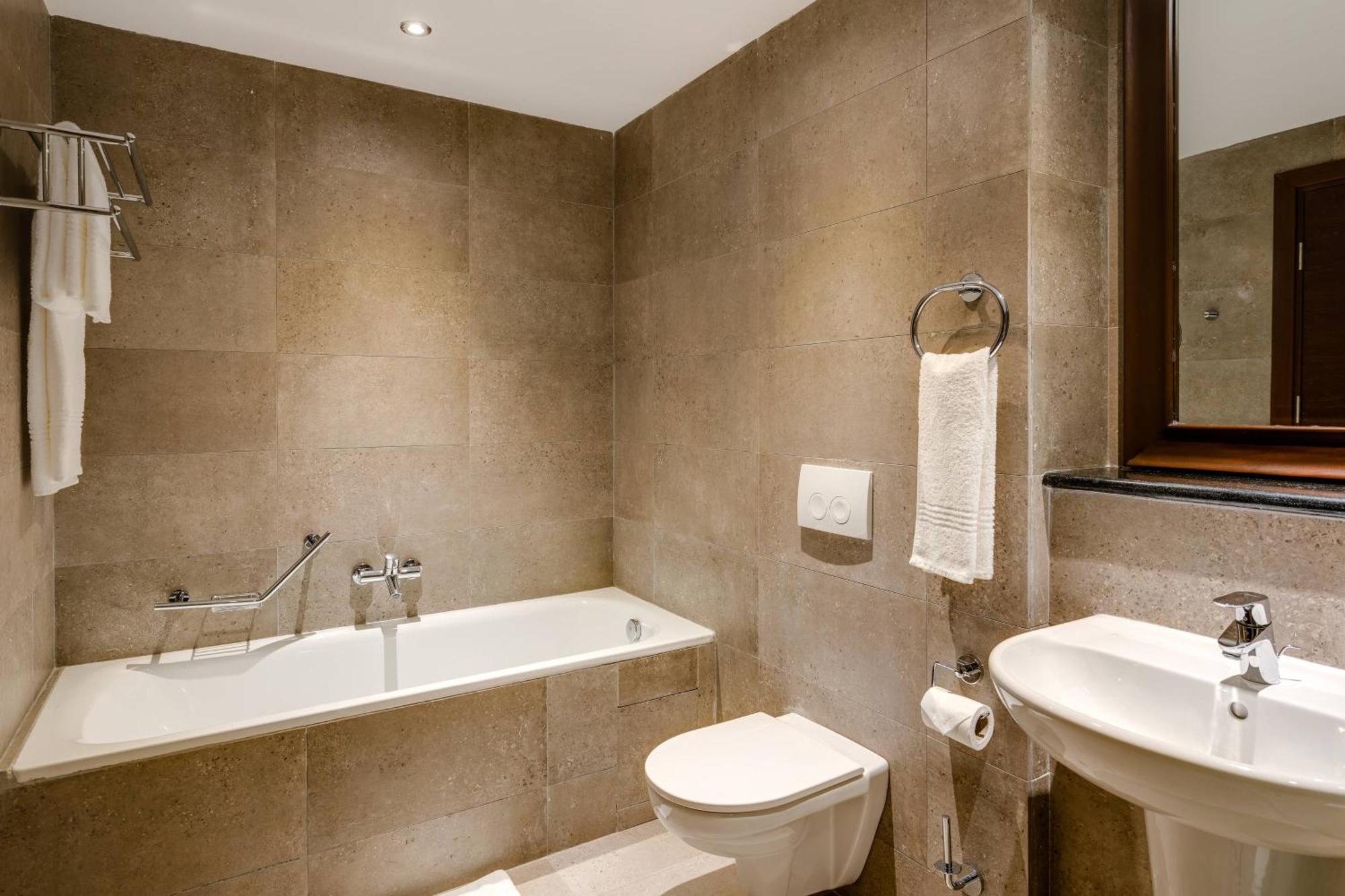 Protea Hotel By Marriott Owerri Select Экстерьер фото